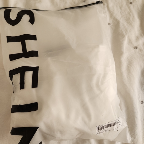 SHEIN Privé Cut Out Front Halter Neck Backless Dress - White - Picture 3 of 5